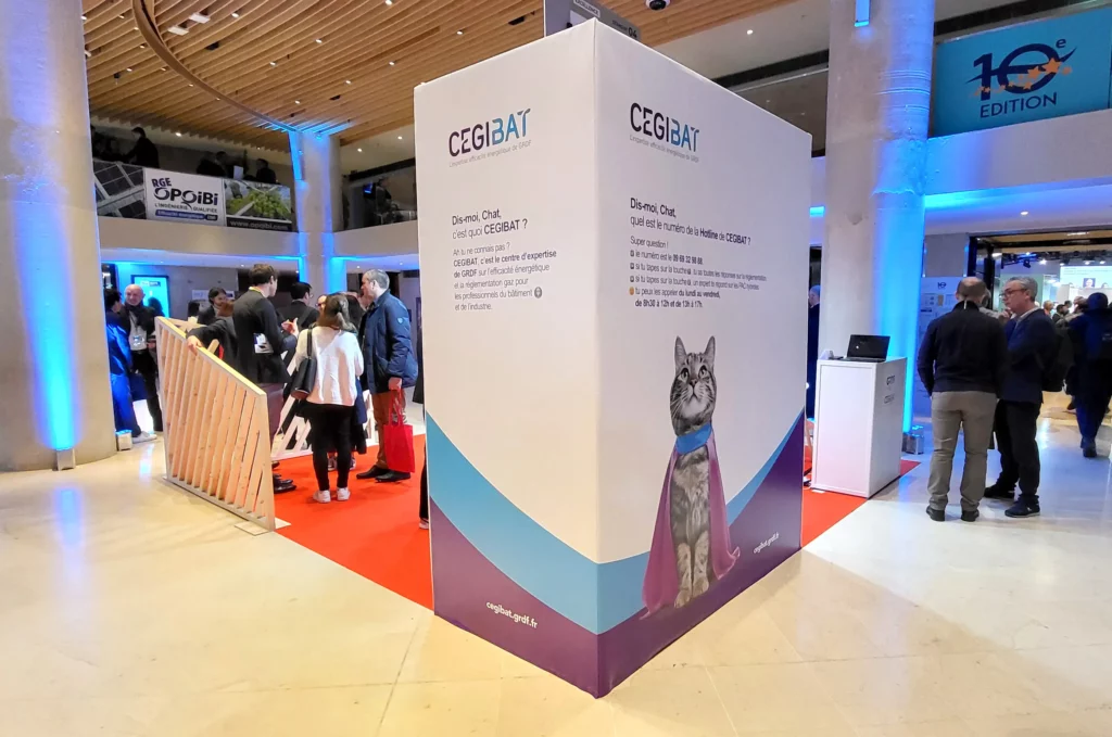 Stand événementiel Cegibat, scénographie et conception par l'agence Alkantara